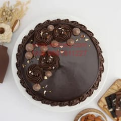 Crunchy Choco Chips Egg Less Round Shape Cake For Any Occasion,Party & Events Celebration