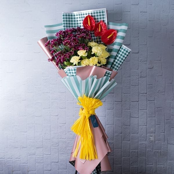 Carefully Curated Flower Bouquet For Birthday & Anniversary By Ring-A-Roses