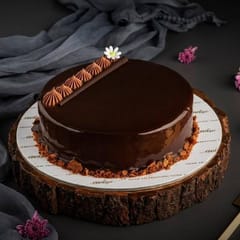 Royal Chocolate truffle Cake(Design as per availability)