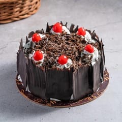 Delicious Black Forest Cake(Design as per availability)