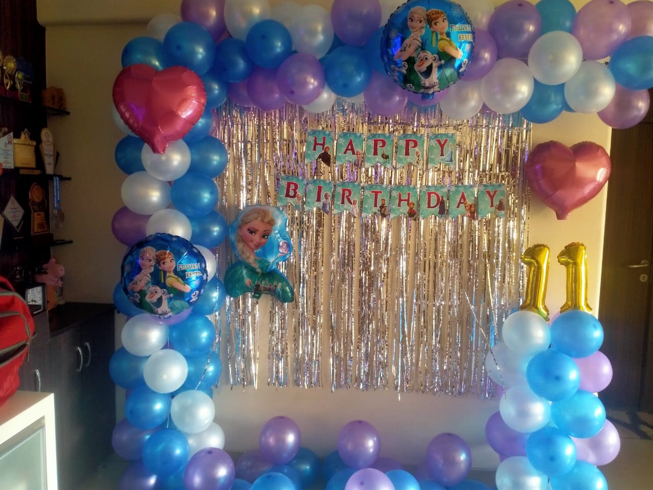 Frozen-Themed Birthday Decoration